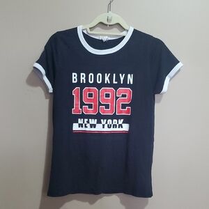 Streetwear Society Black and White Graphic Tee Size Large